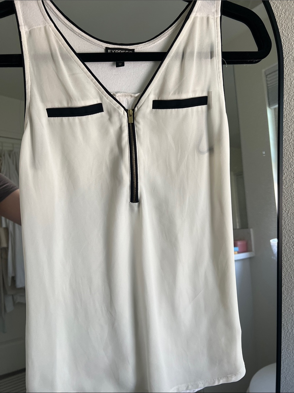 Express White Sleeveless V-Neck Shell with Black Trim and Front Zip